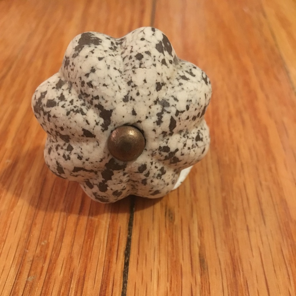 4 flower knobs - Picture 4 of 5